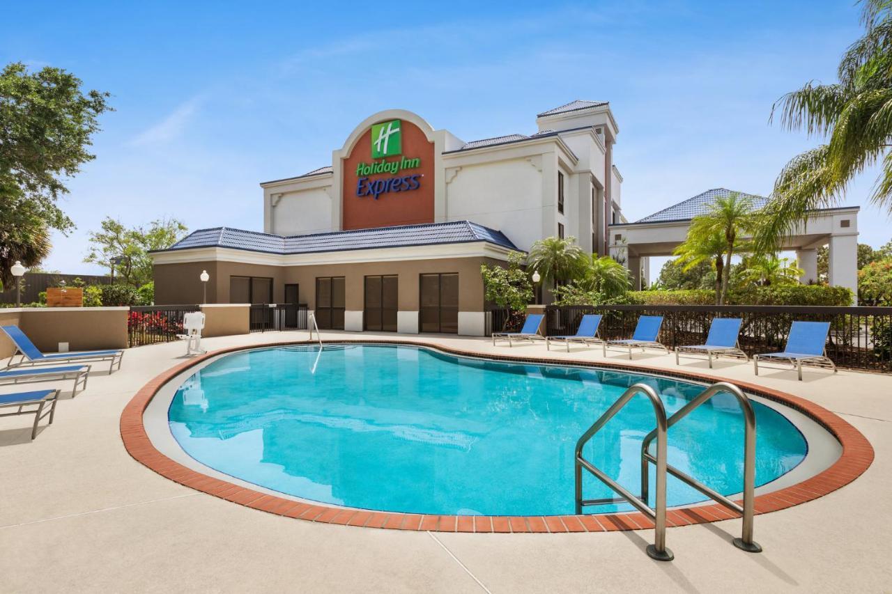 Holiday Inn Express Vero Beach-West I-95 By Ihg Экстерьер фото