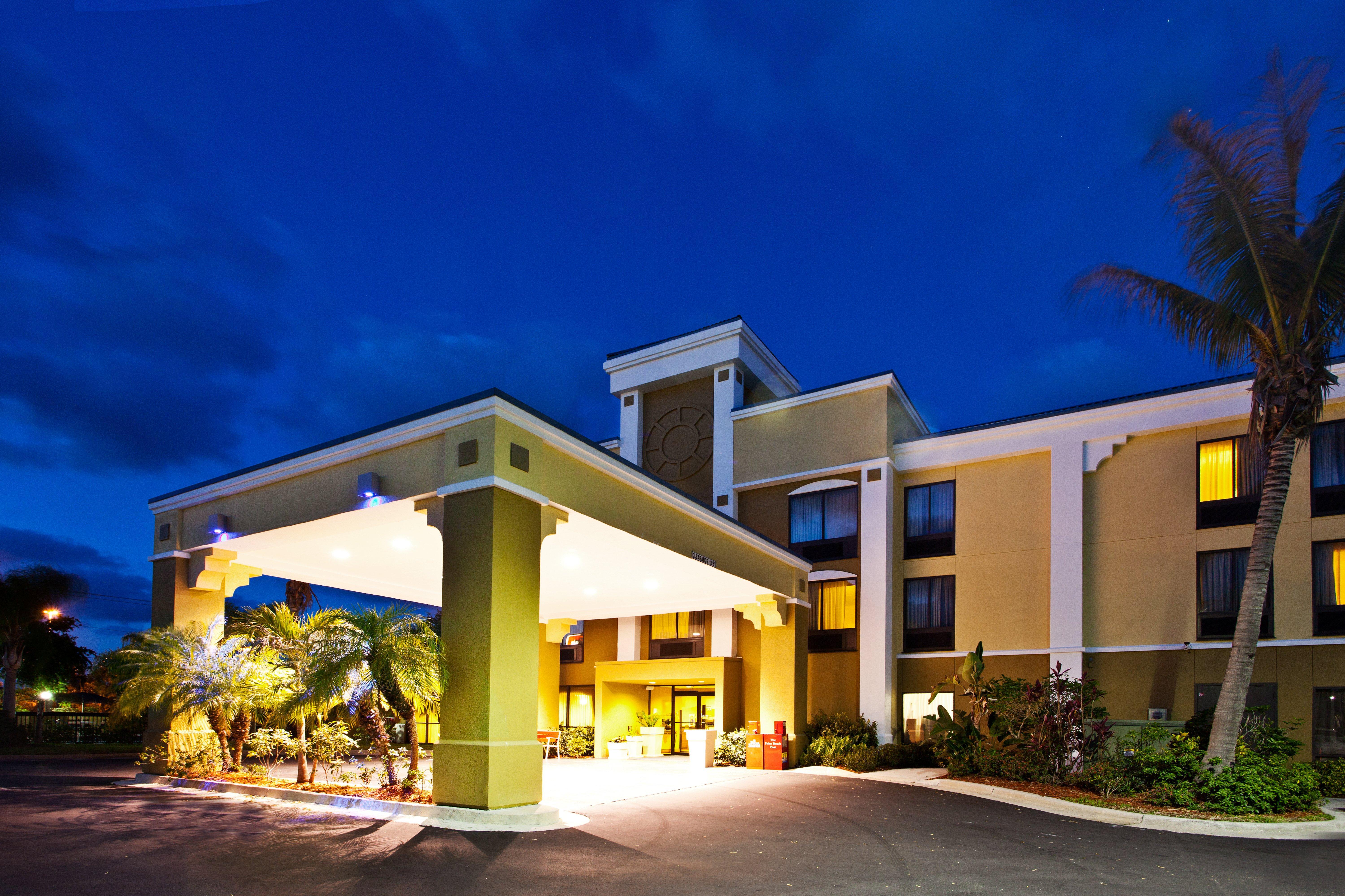 Holiday Inn Express Vero Beach-West I-95 By Ihg Экстерьер фото