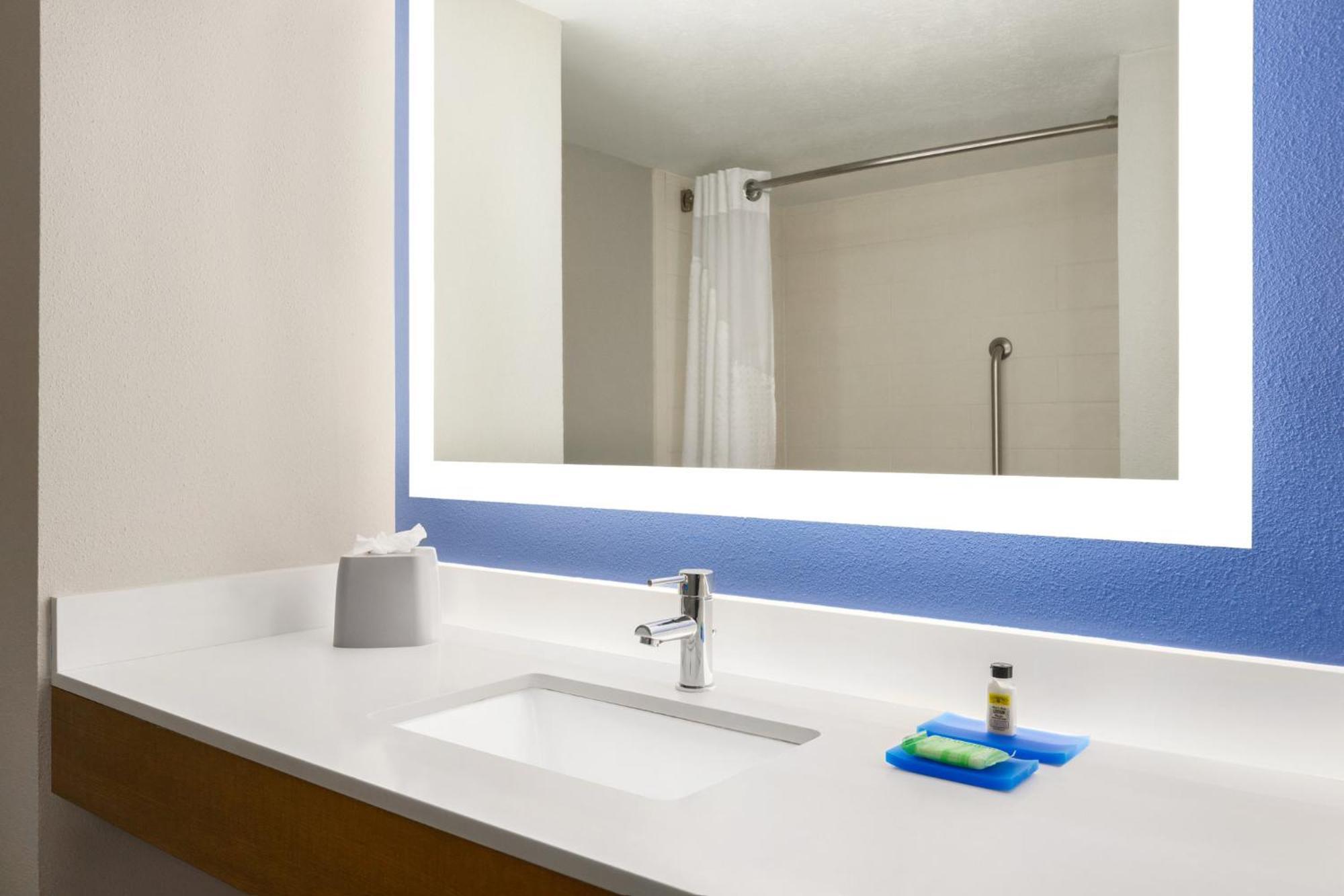 Holiday Inn Express Vero Beach-West I-95 By Ihg Экстерьер фото