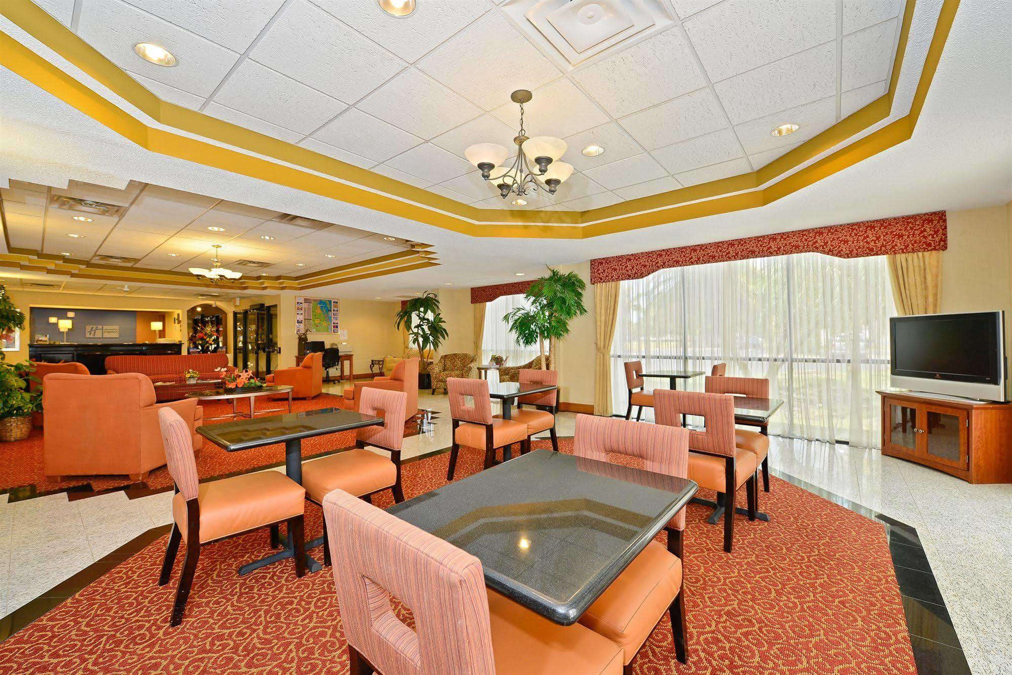 Holiday Inn Express Vero Beach-West I-95 By Ihg Экстерьер фото