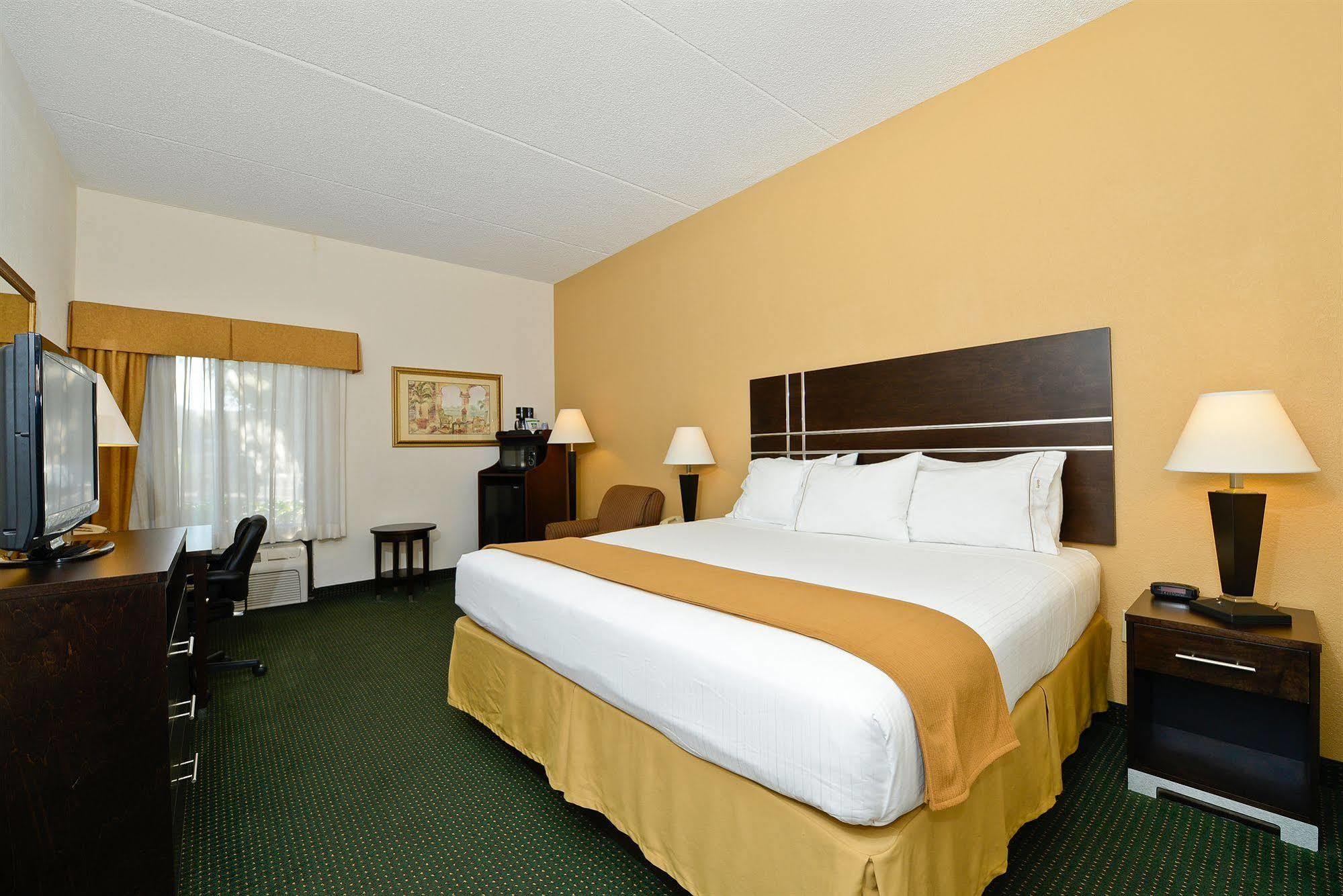 Holiday Inn Express Vero Beach-West I-95 By Ihg Экстерьер фото