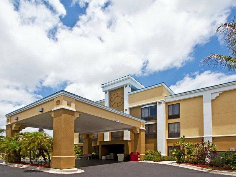 Holiday Inn Express Vero Beach-West I-95 By Ihg Экстерьер фото
